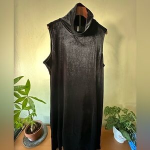 Wynne Layers Chic Sleeveless Black Midi Dress